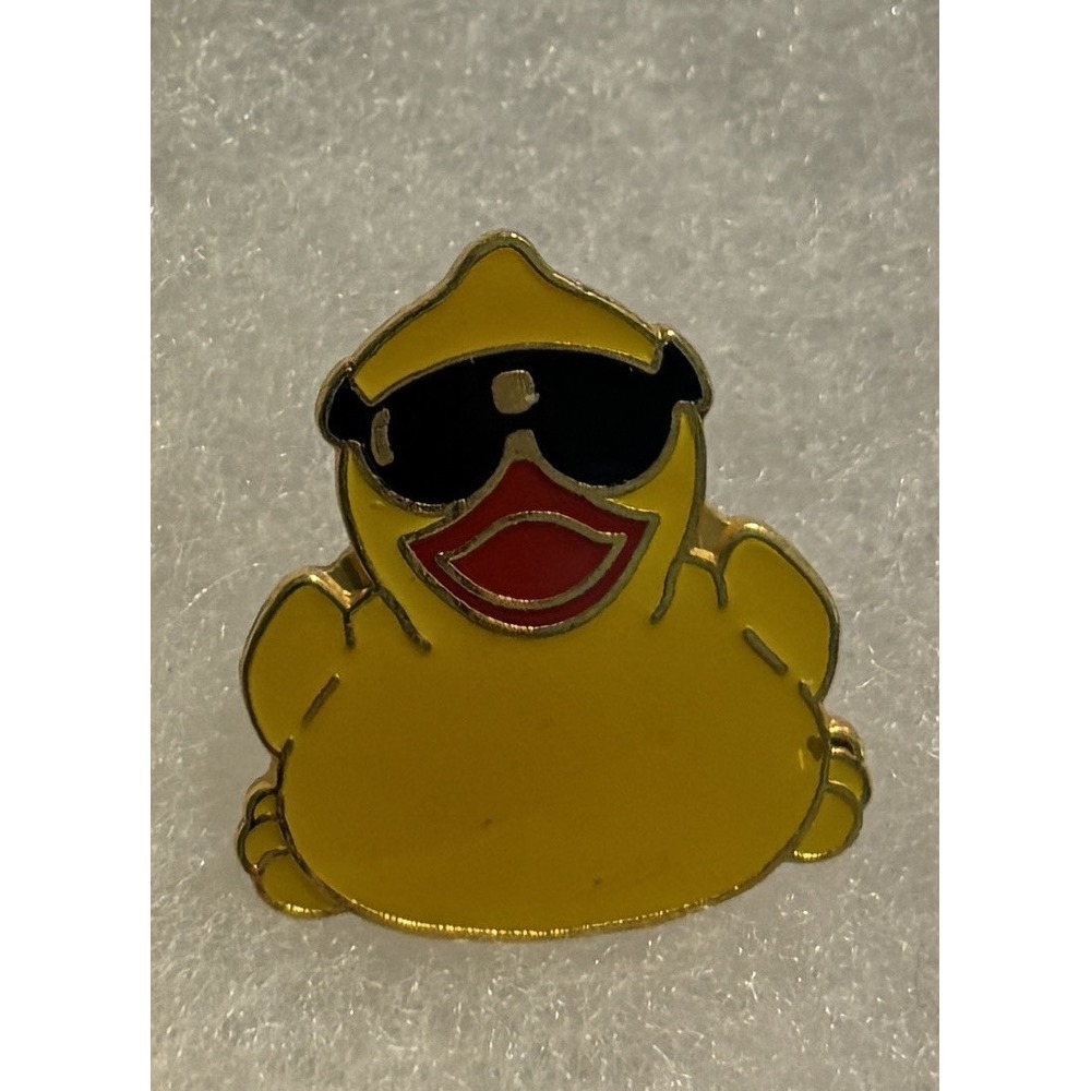 Great‎ American Rubber Duck Race Lapel Pin Yellow Duck With Sunglasses Souvenir
